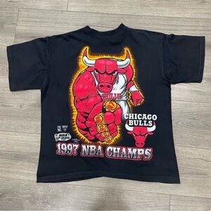 Vintage 1997 Chicago Bulls NBA Champs Men’s T shirt Sz L‎